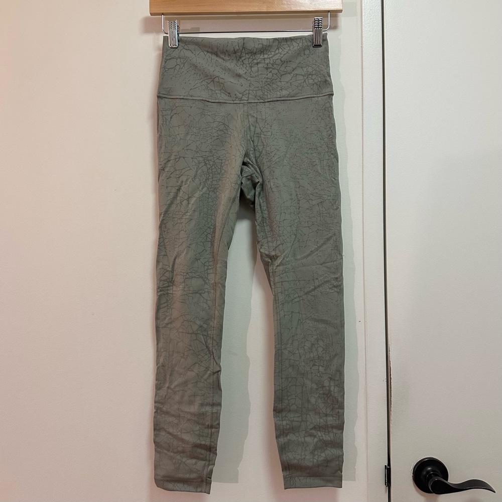 Lululemon Wunder Train High Rise Tight 25"